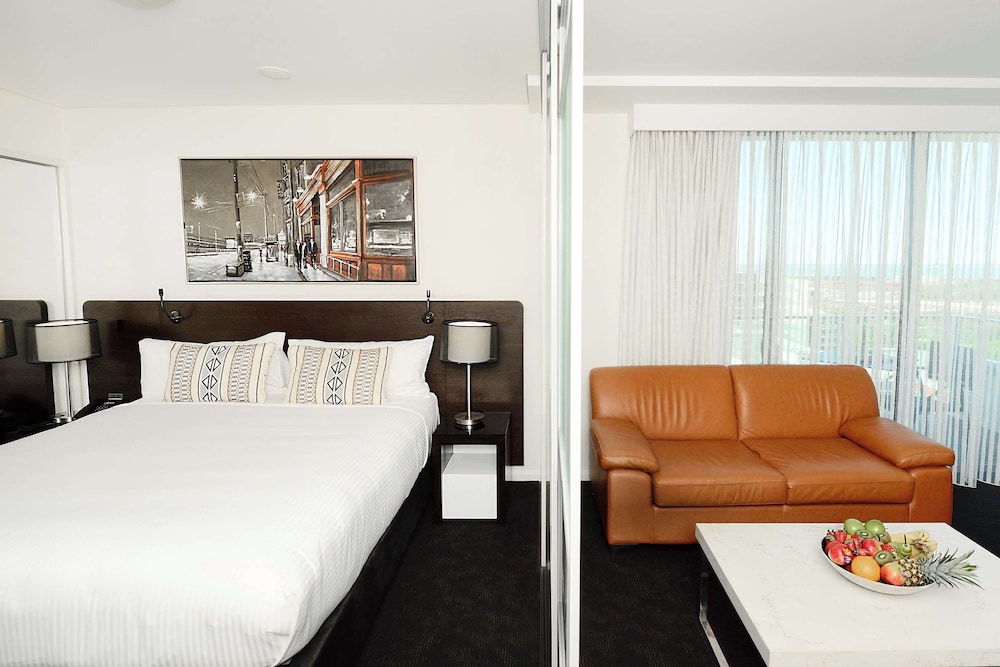 Oaks Gladstone Grand Hotel 49/72