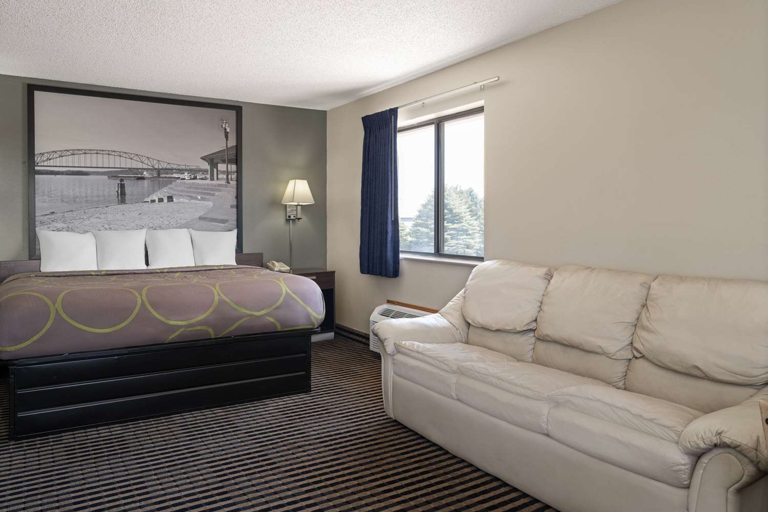 Super 8 by Wyndham Humboldt 30/48