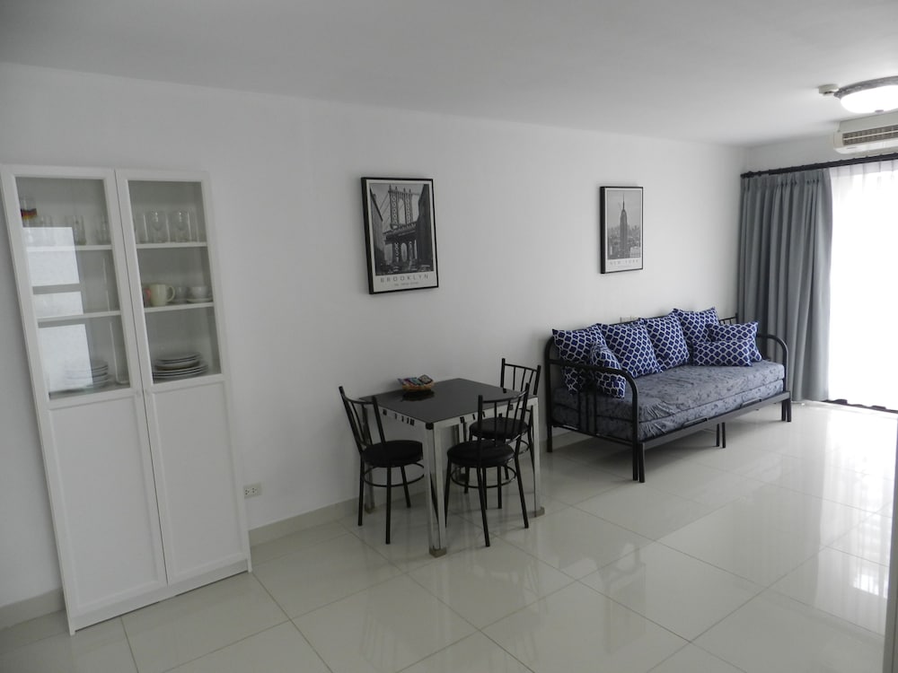 Apartments Alex Group Neocondo Pattaya 77/100