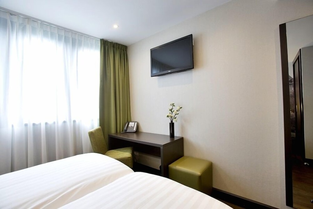 Royal Amsterdam Hotel 12/70
