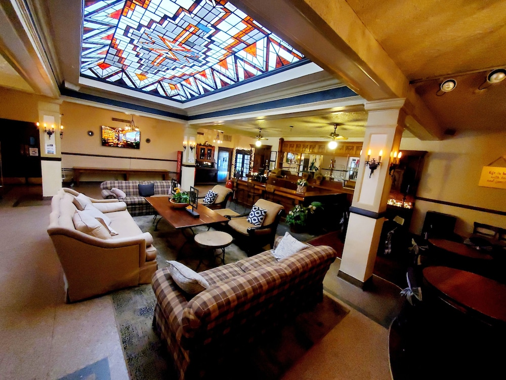 Monte Villa Inn 27/36