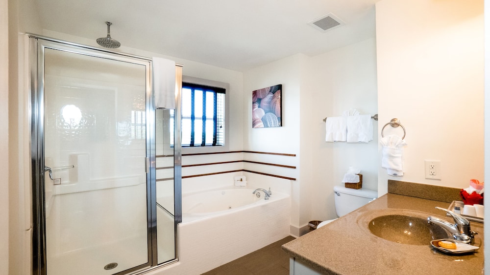 Regatta Inn 13/64