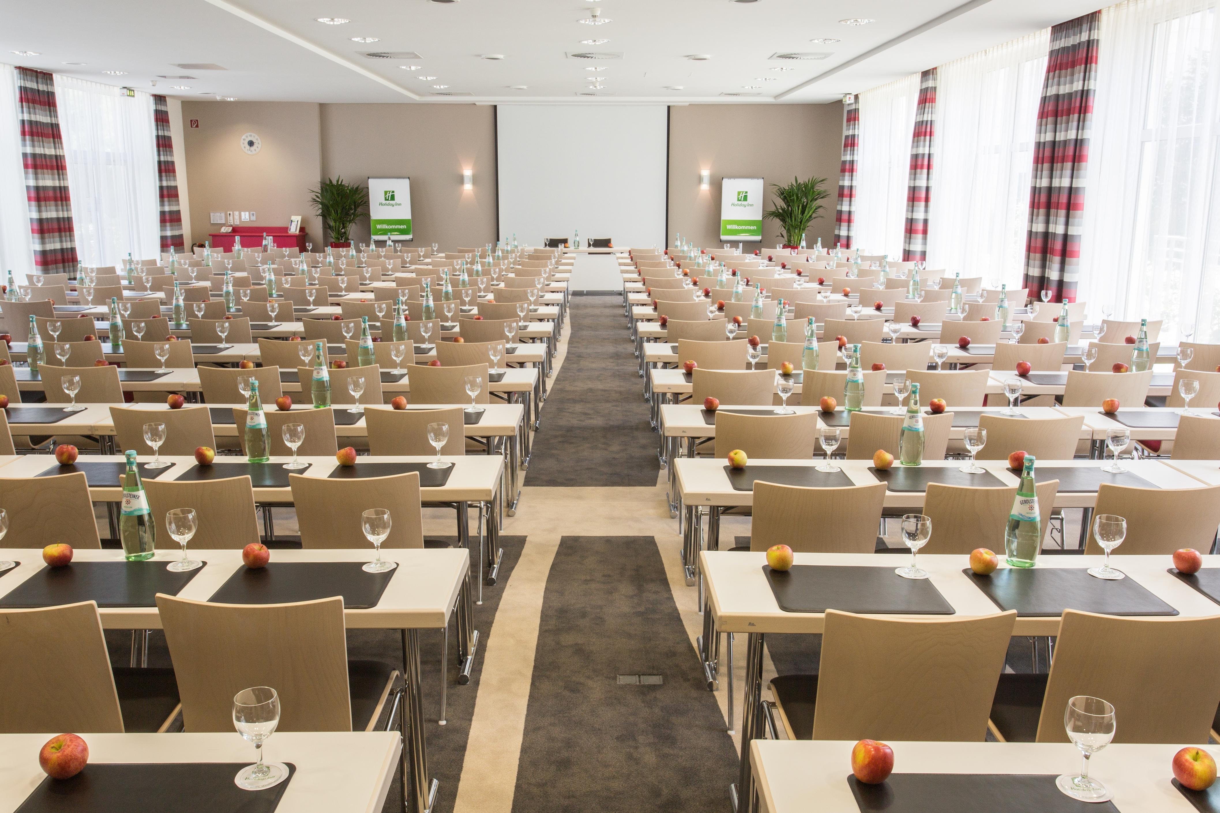 Holiday Inn Dusseldorf Neuss 36/46