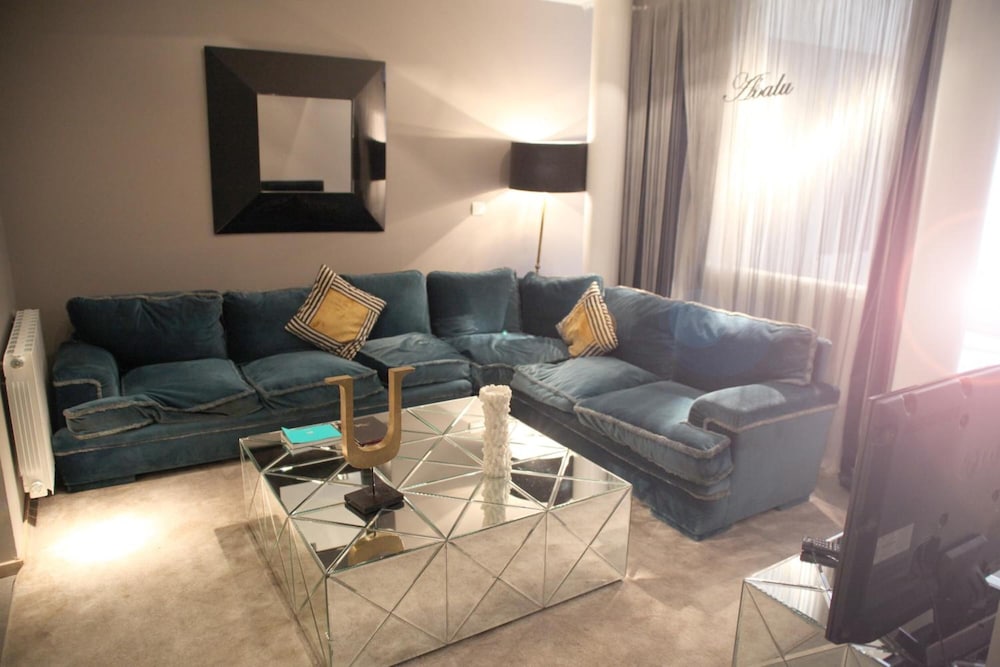 AB Design Suites 23/50