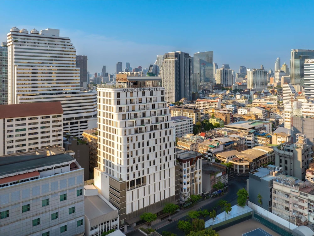 Mercure Bangkok Surawong 4/64