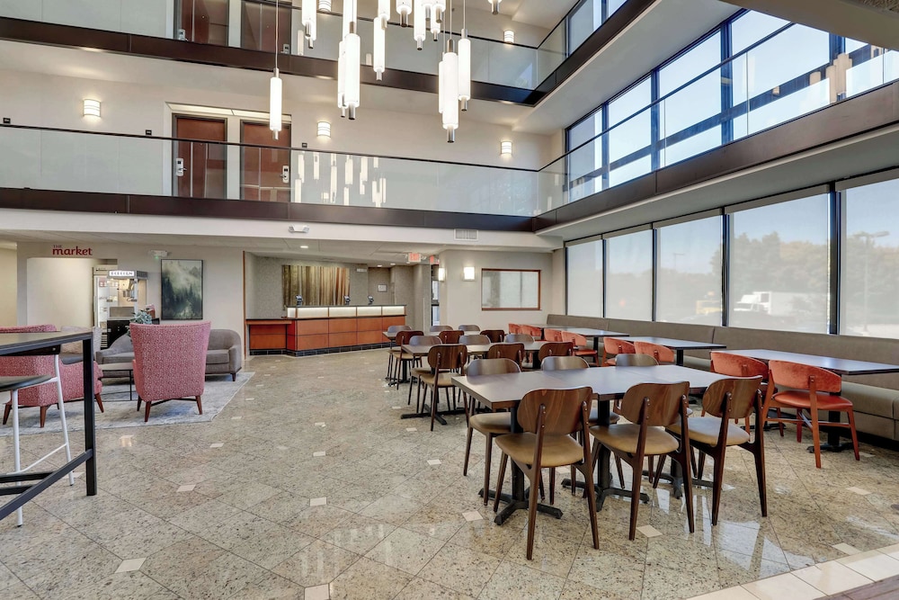 Drury Inn & Suites Charlotte University Place 36/50
