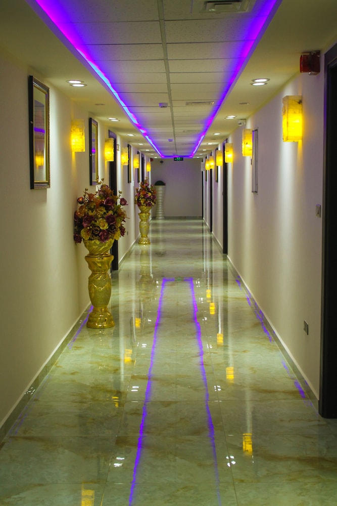 Qaser AlSultan Hotel Suites 35/42