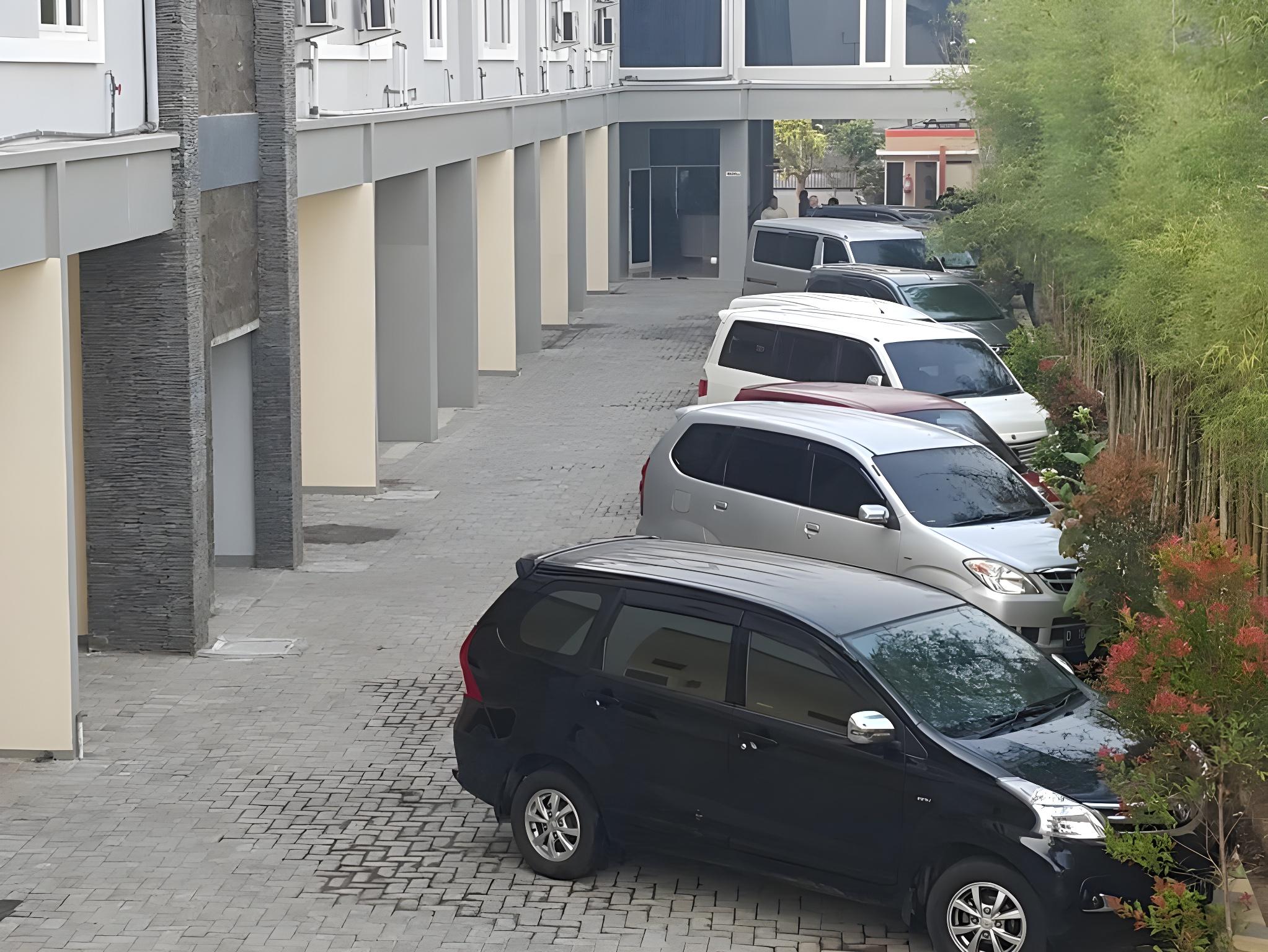 Ambulu Hotel 15/19