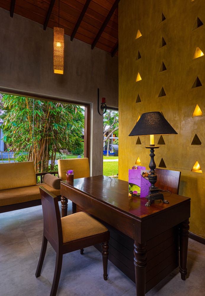 Chaarya Resort Spa By Chandrika 43/60