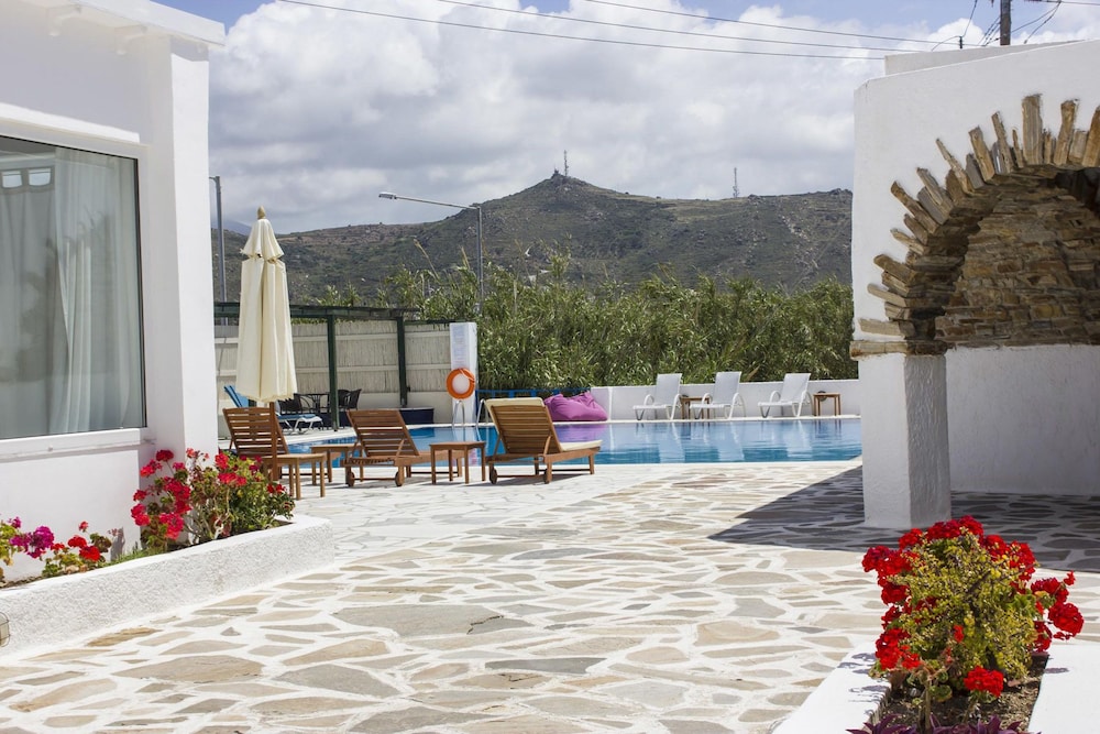 Naxos Holidays 20/64