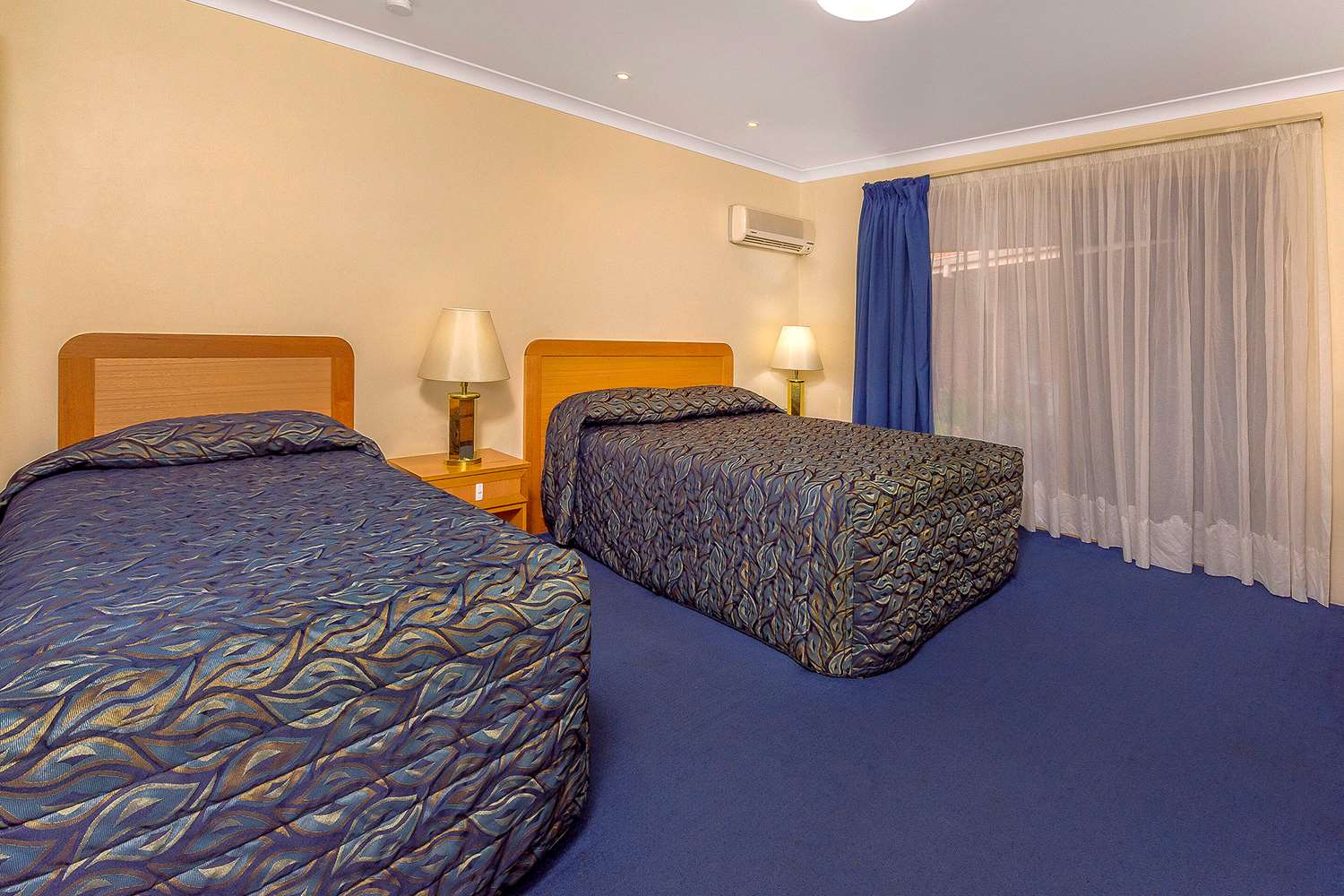 Upgrade, 1 Queen and 1 Single Bed