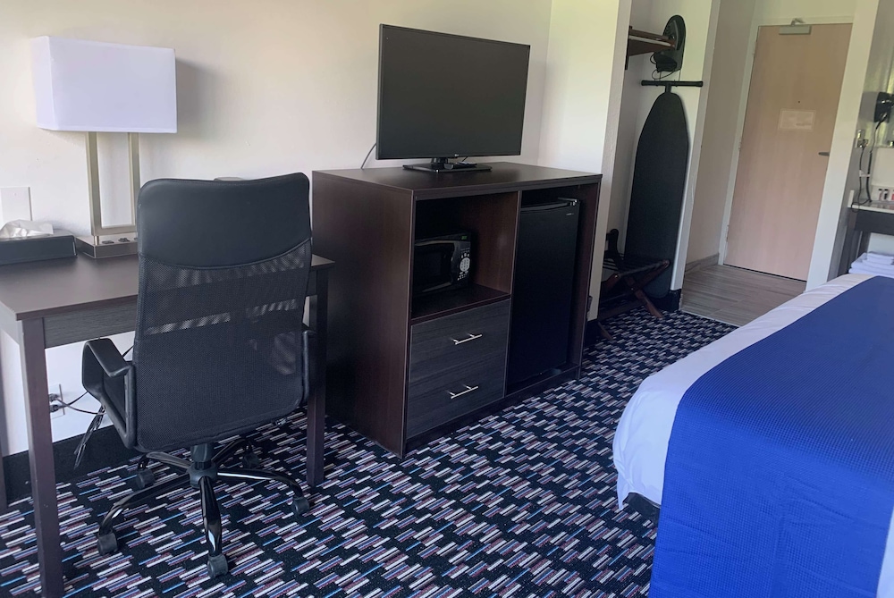 Clarion Pointe Charlotte 47/57