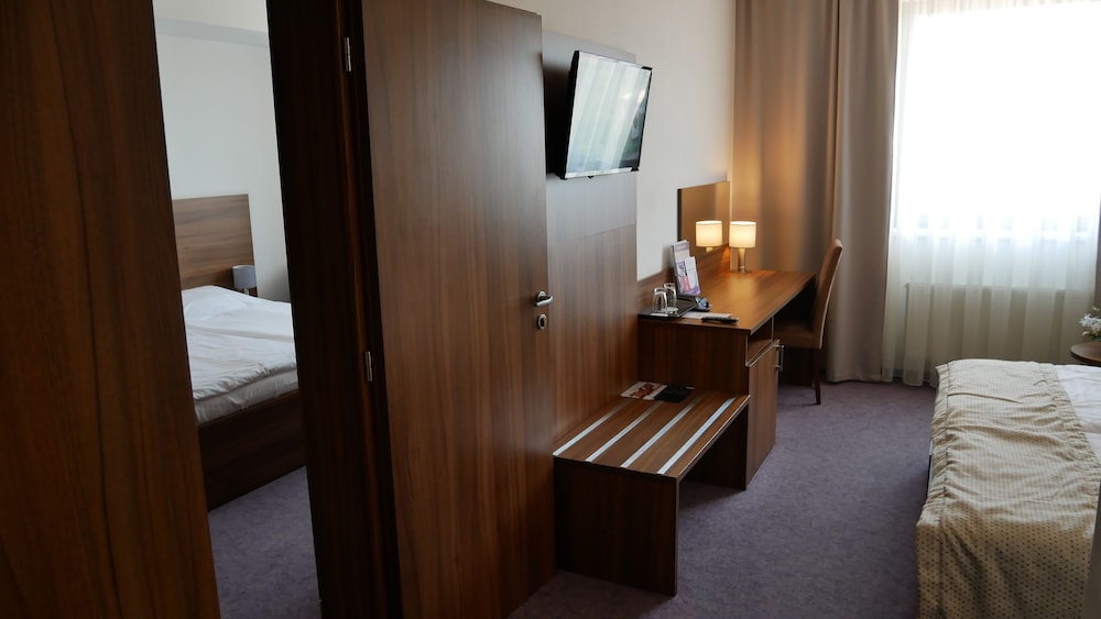 Hotel Saffron 27/64