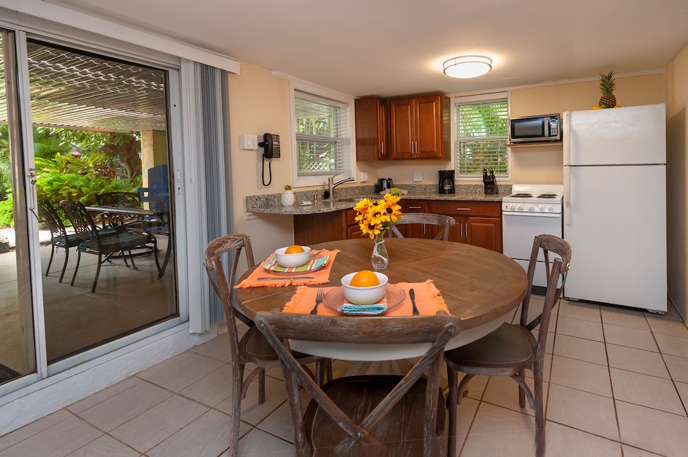 Cedar Cove Resort & Cottages 58/78