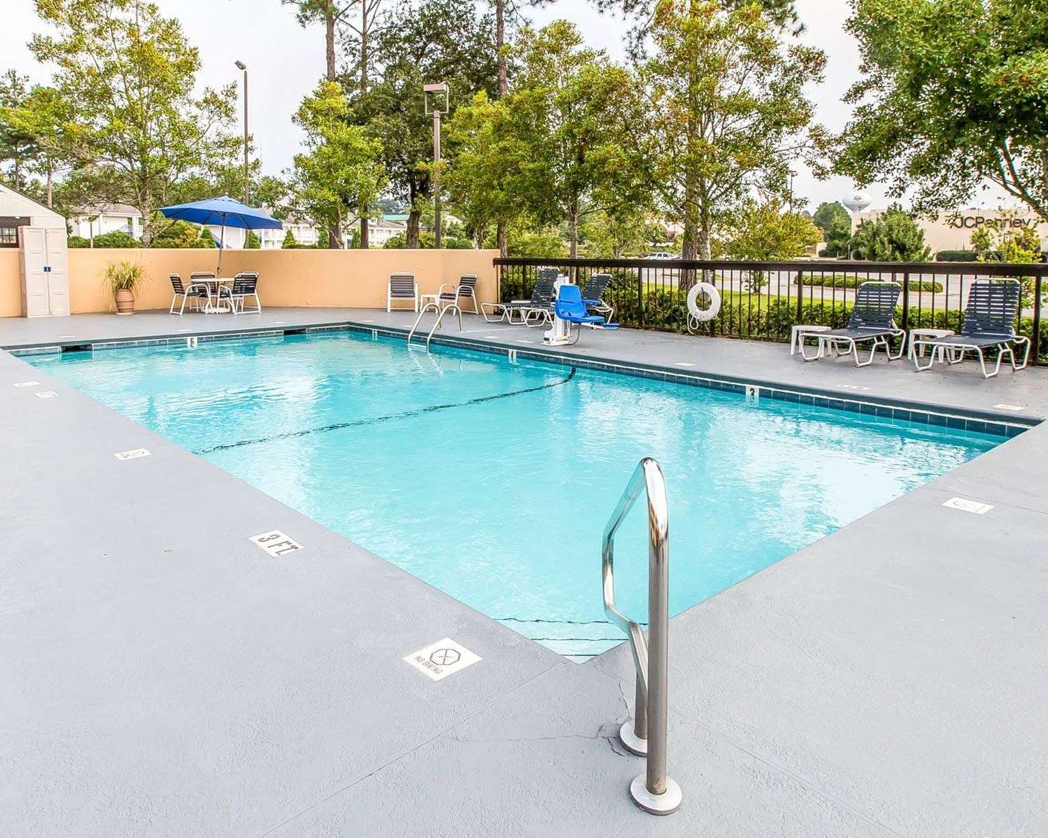 Quality Inn At the Mall - Valdosta 34/40