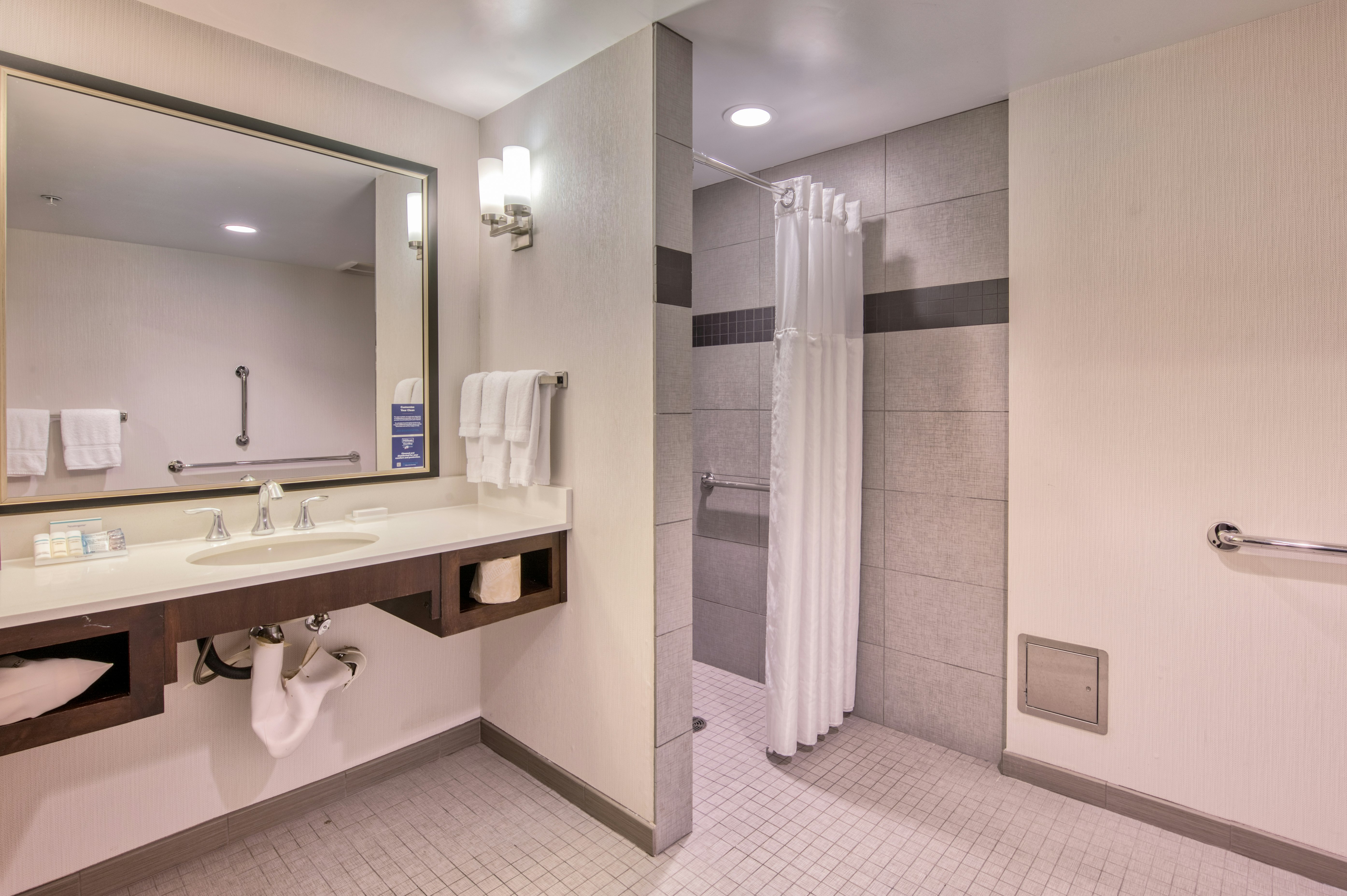 Hilton Garden Inn Irvine / Orange County Airport 30/30
