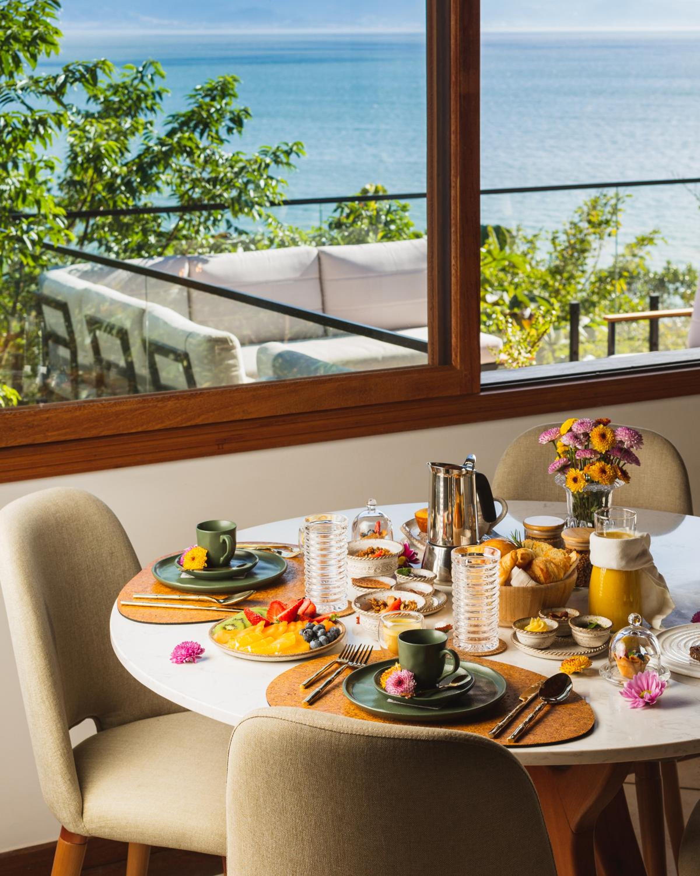 Naatooh Guest Houses 8/18