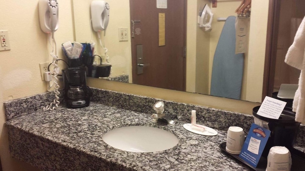 Baymont by Wyndham Paducah 16/18