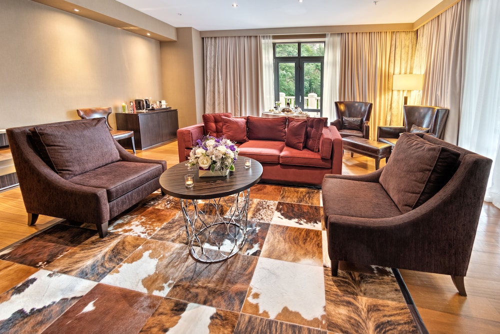 Crowne Plaza Borjomi 40/76