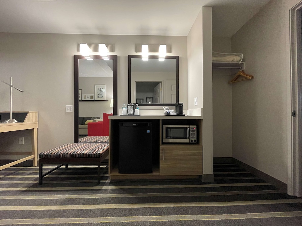 Parkview Inn & Suites, Lancaster Amish Country, PA 2/26