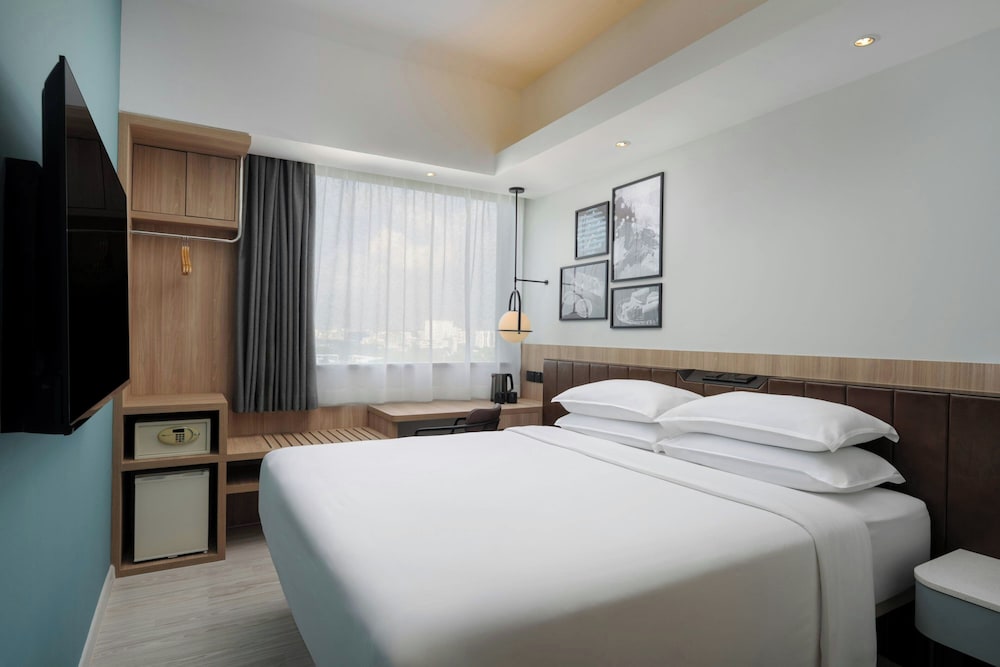 Superior, King Bed