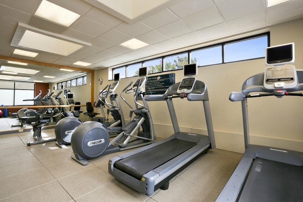 Embassy Suites by Hilton Cleveland Beachwood 20/55