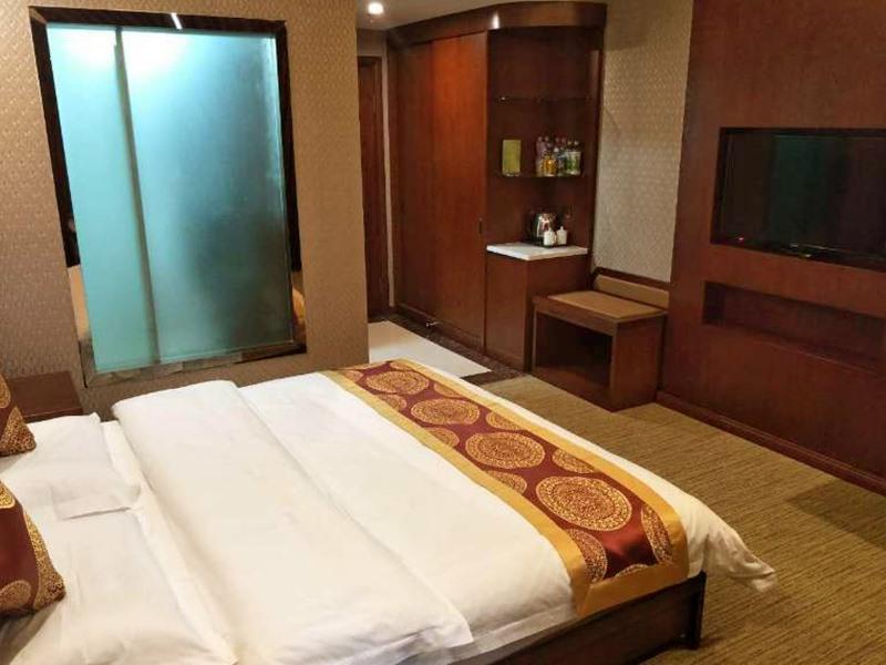 GreenTree Alliance Tacheng Wenqin Road Left Bank Of Sunshine Hotel 8/24