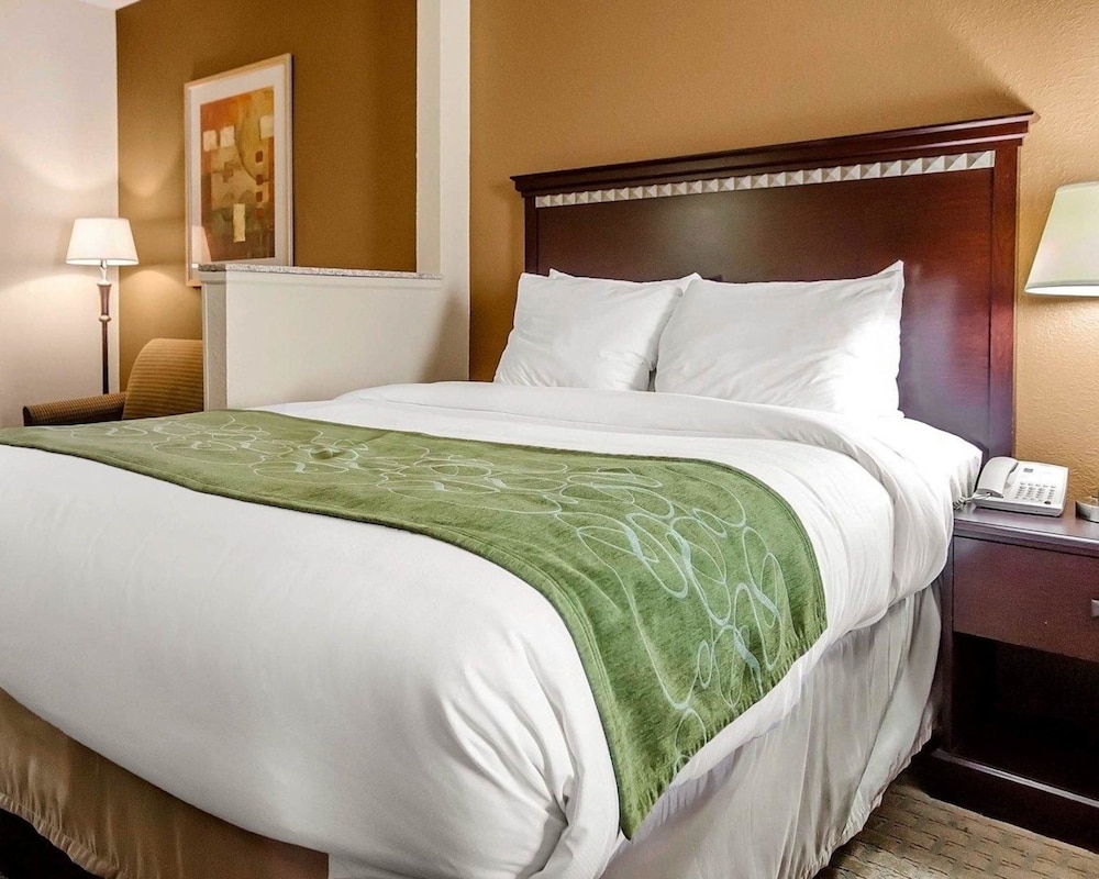 Comfort Suites Louisville East 11/38