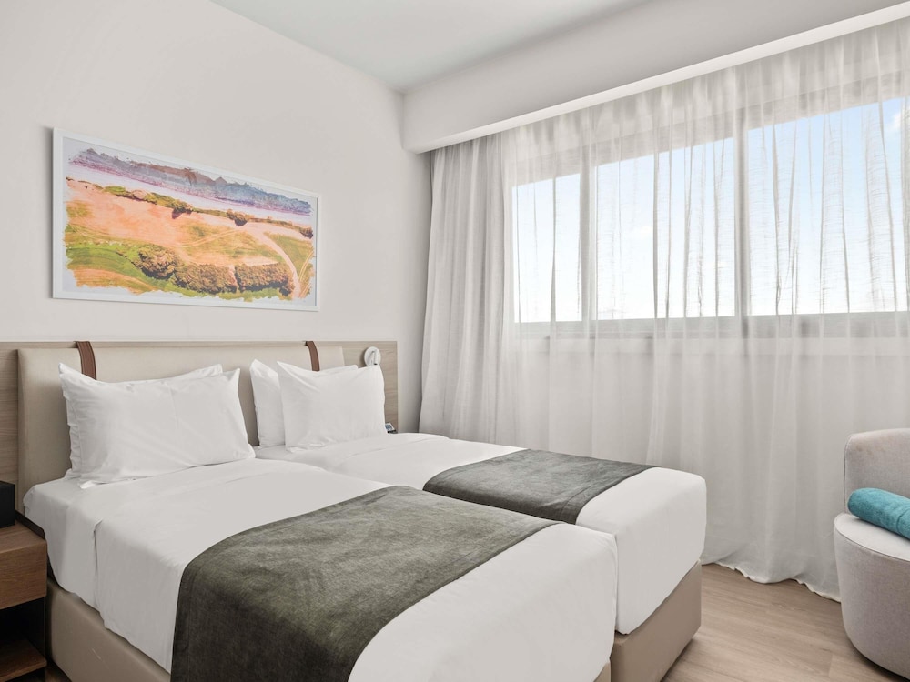 Mercure Larnaca Finikoudes Beach 21/60