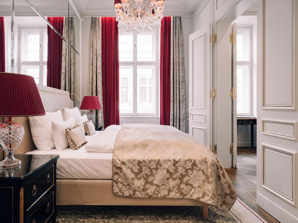 Madame Butterfly, Suite, 2 King Beds