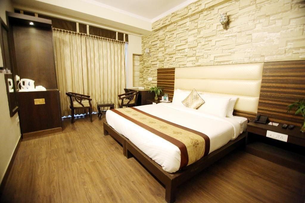 Hotel Rousha Inn 7/18