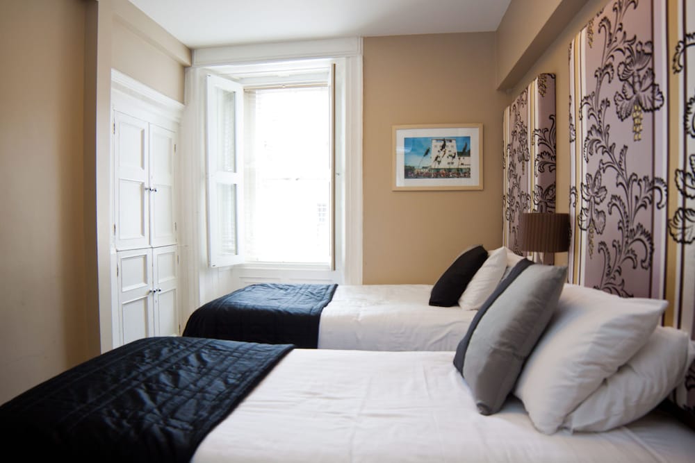 7 Cross Street Boutique Townhouse 12/31