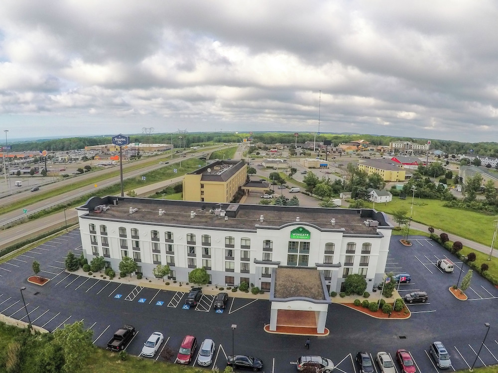 Wingate by Wyndham Erie 2/53