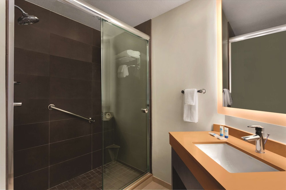Hyatt House San Diego Sorrento Mesa 44/50