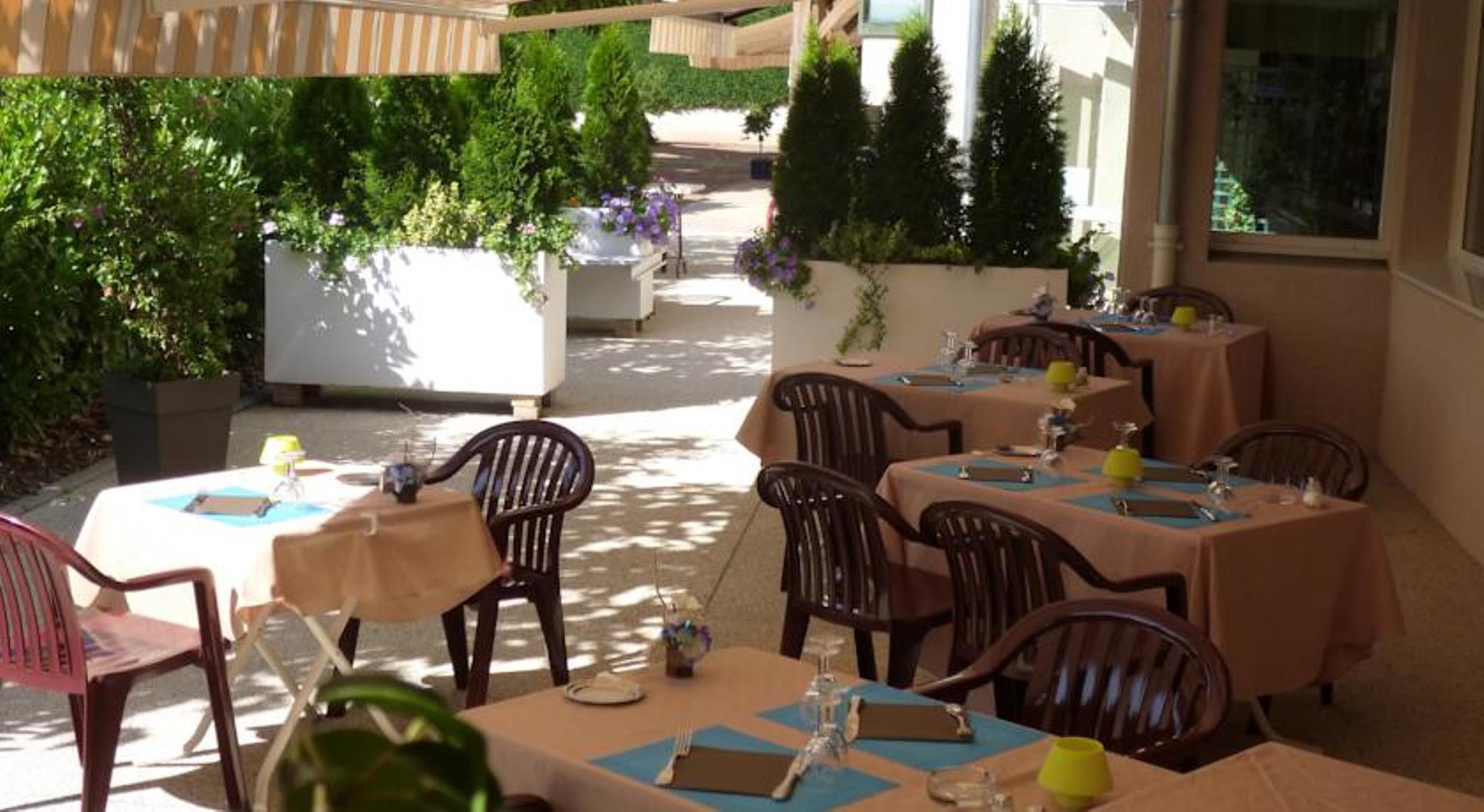 Logis Hotel le Chatard 12/23