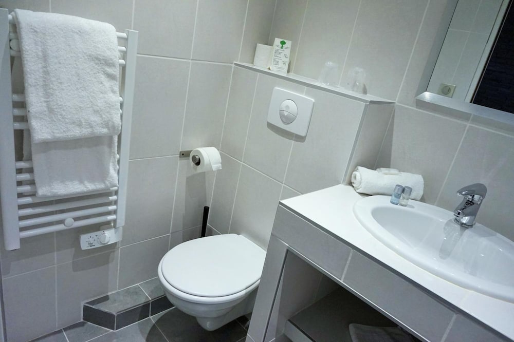 غرفة رومانسية بسرير مزدوج، HOTEL DE LA COURONNE 6/6