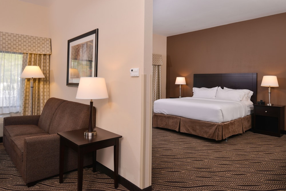 Holiday Inn Express Suites Washington Meadow Lands 12/70