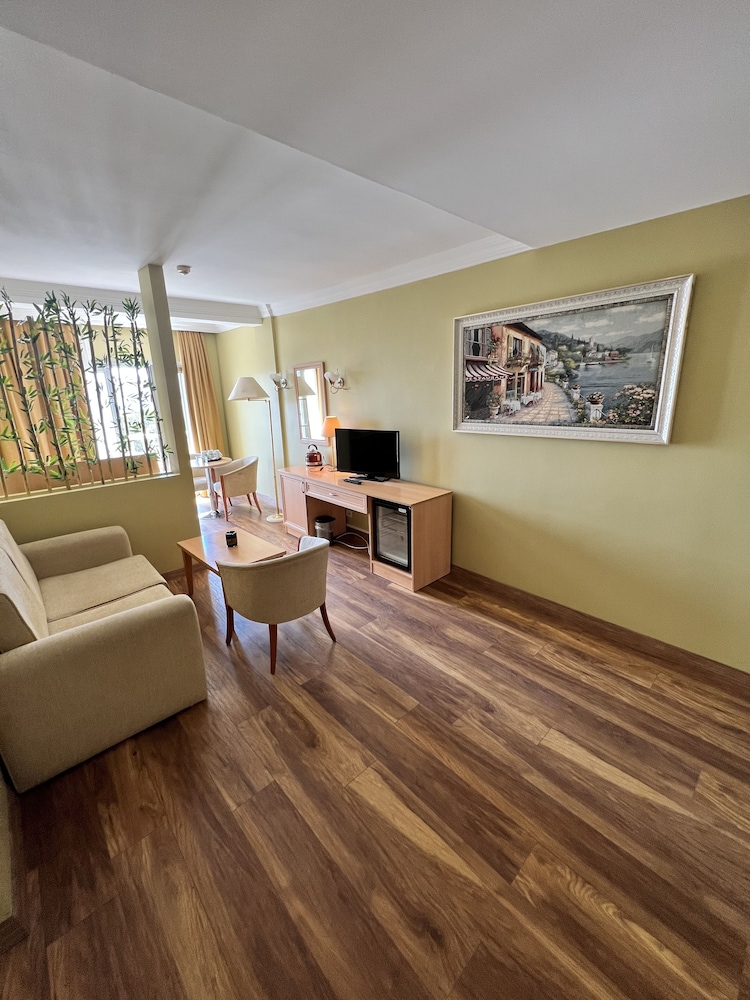 EXEN HOTEL 36/50