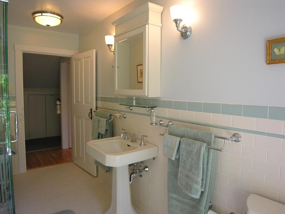 Delano Homestead Bed & Breakfast 50/64
