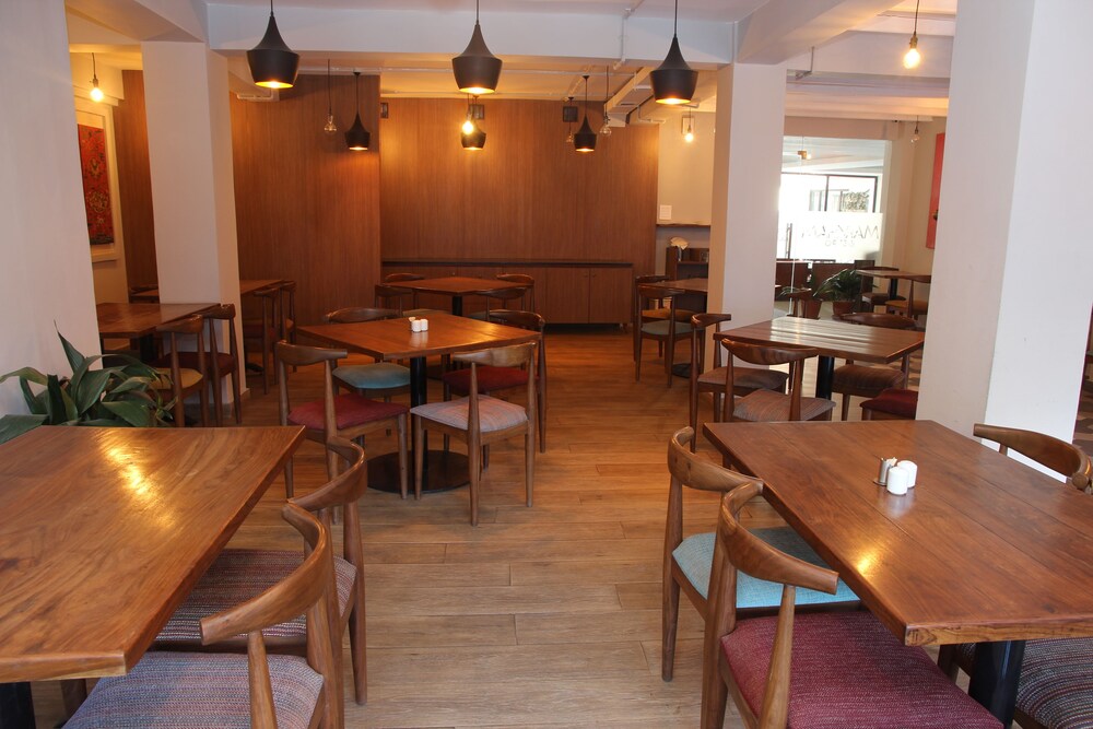 restaurant cafeteria
