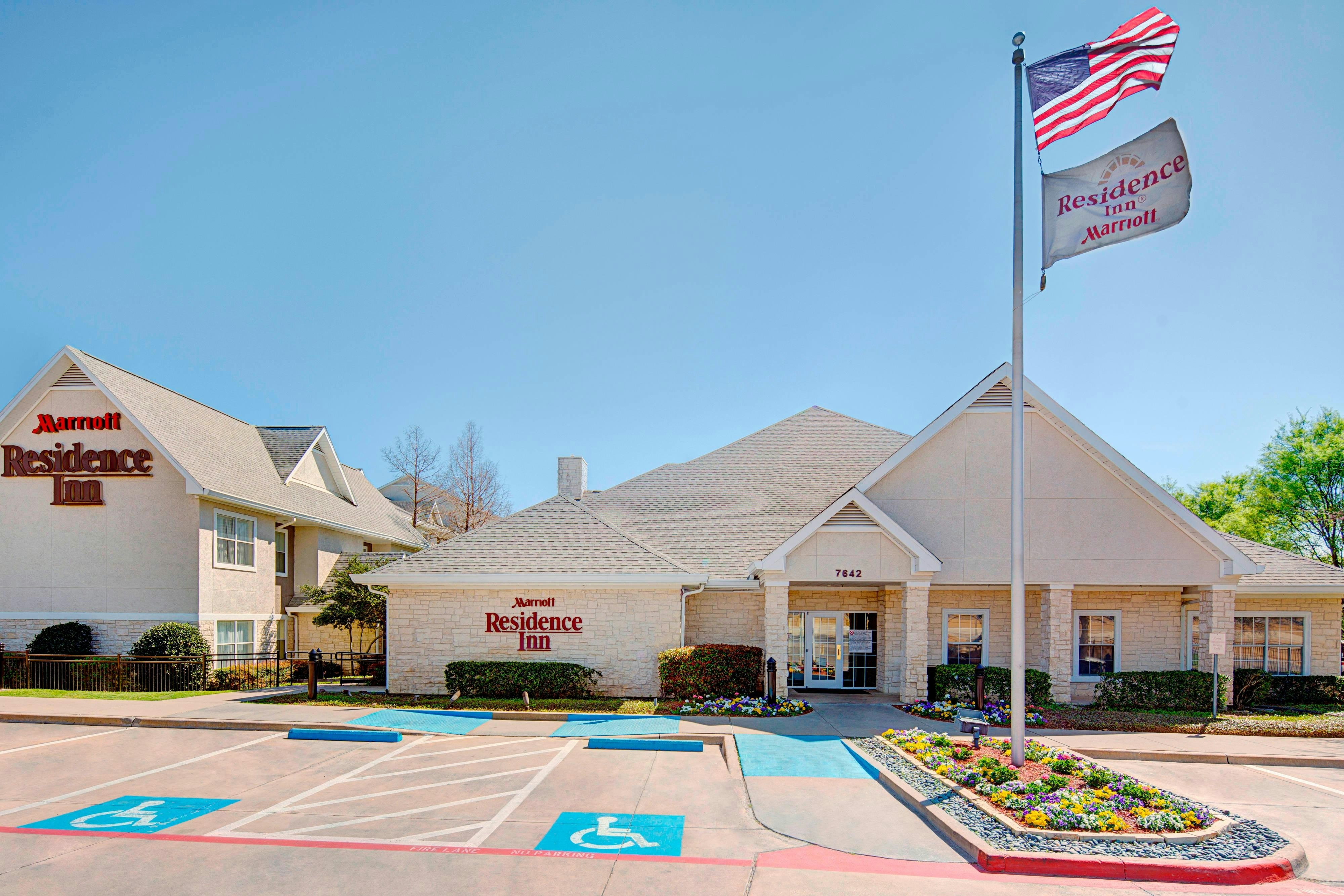 Residence Inn Dallas Park Central 33/34