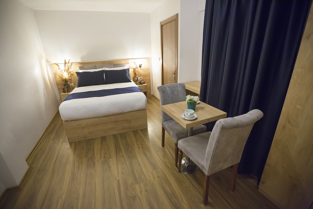 Golden Street Hotel 13/49
