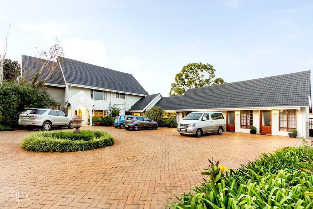 OR Tambo Guest House 36/49