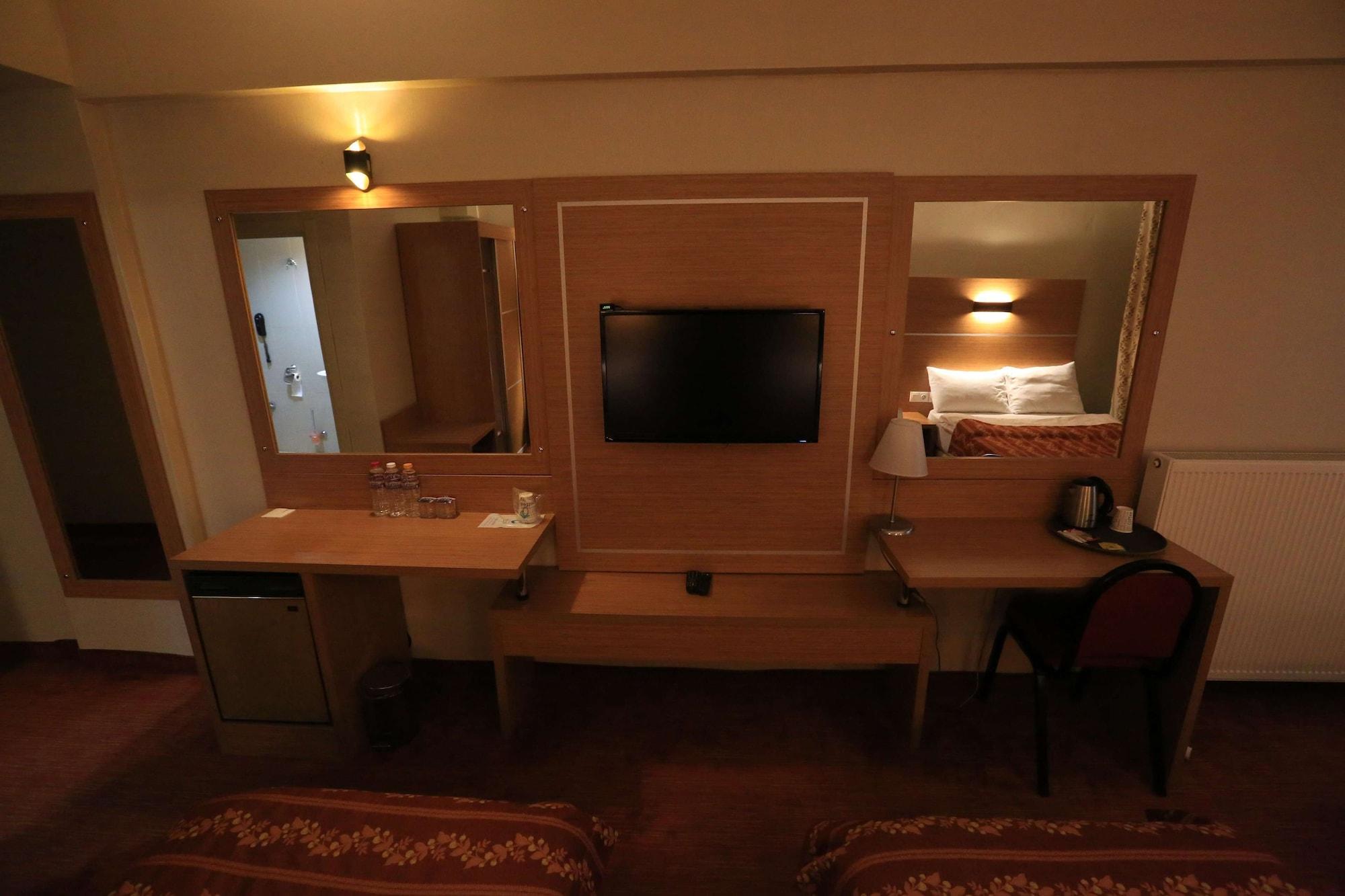 Cali Hotel 22/24