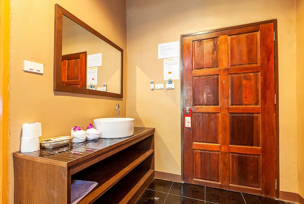 Lanta Klong Nin Beach Resort 33/70