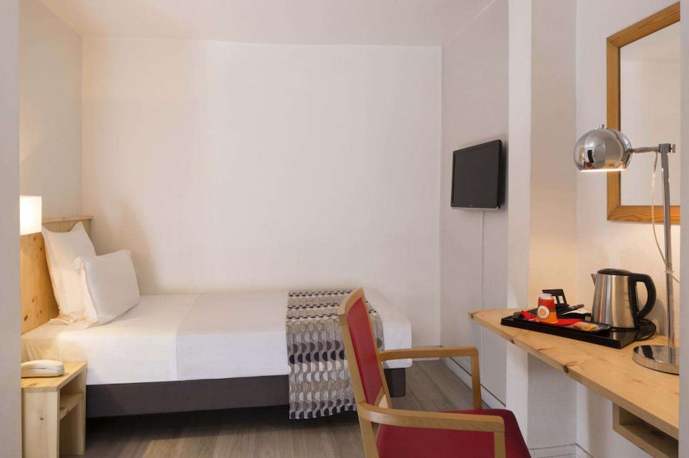 Hotel Le Compostelle 23/43