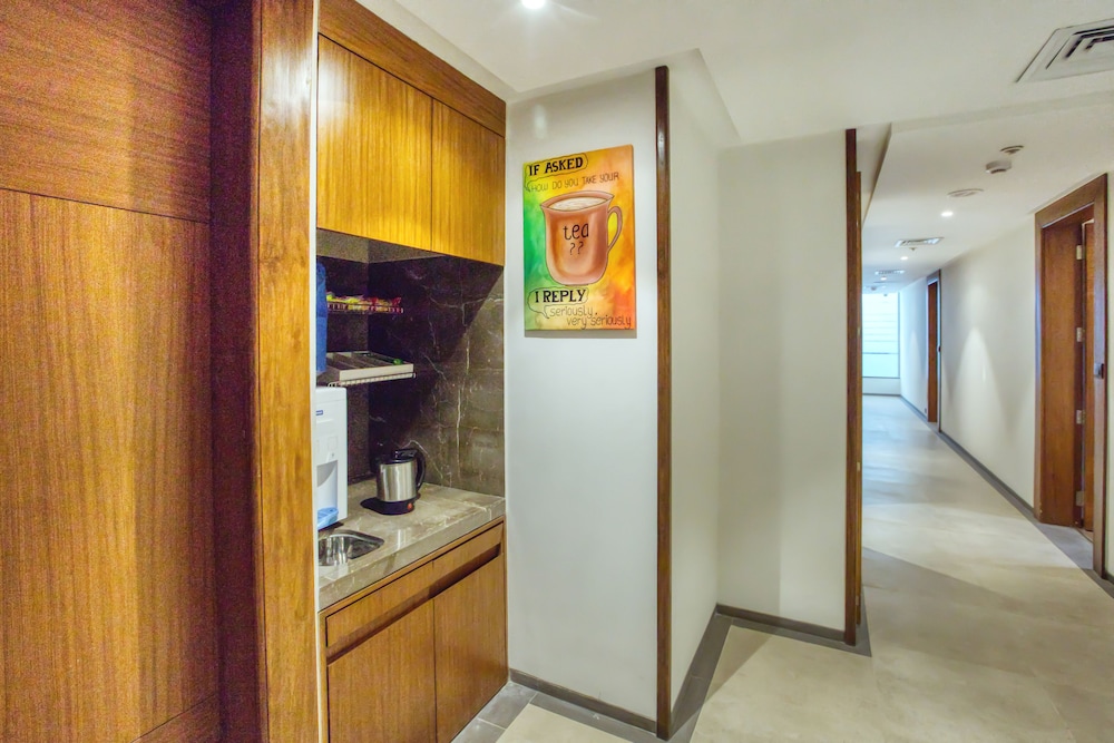 7 APPLE HOTEL VIMANNAGAR, PUNE 52/52
