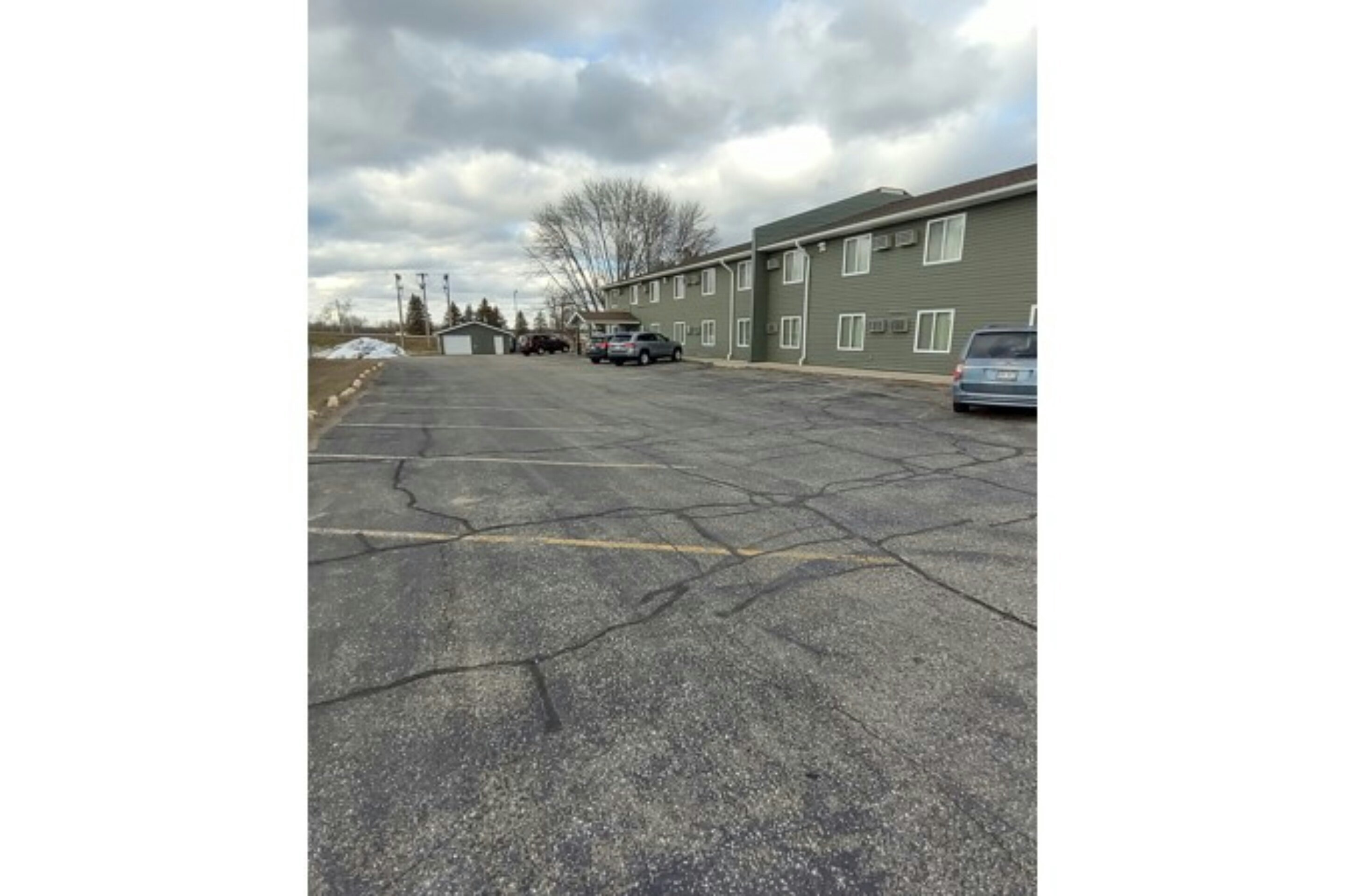 Love Hotels Staples at HWY 10 MN 12/13