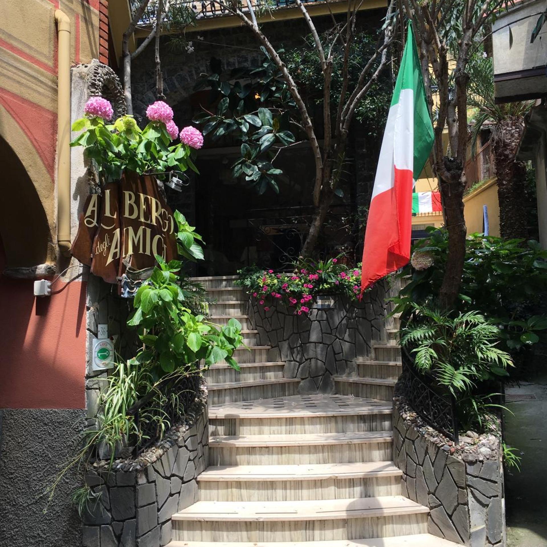 Albergo degli Amici 5/57