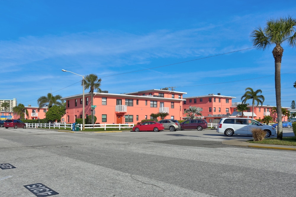 Gulf Winds Resort 44/50